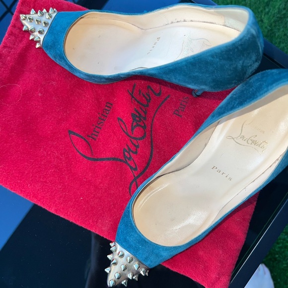 Christian Louboutin - Picture 2 of 6